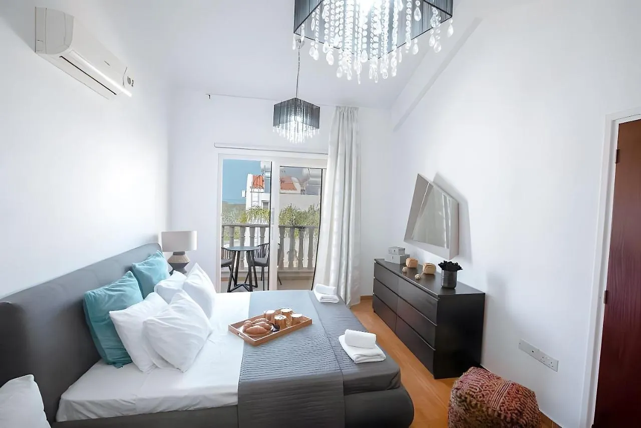 הוילה פרוטאראס Blue Crystal Seaview 0*,  קפריסין