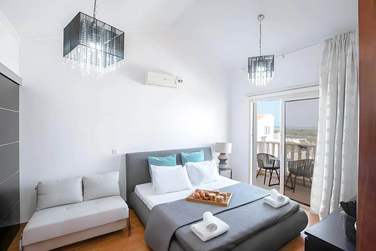 הוילה פרוטאראס Blue Crystal Seaview וילה
