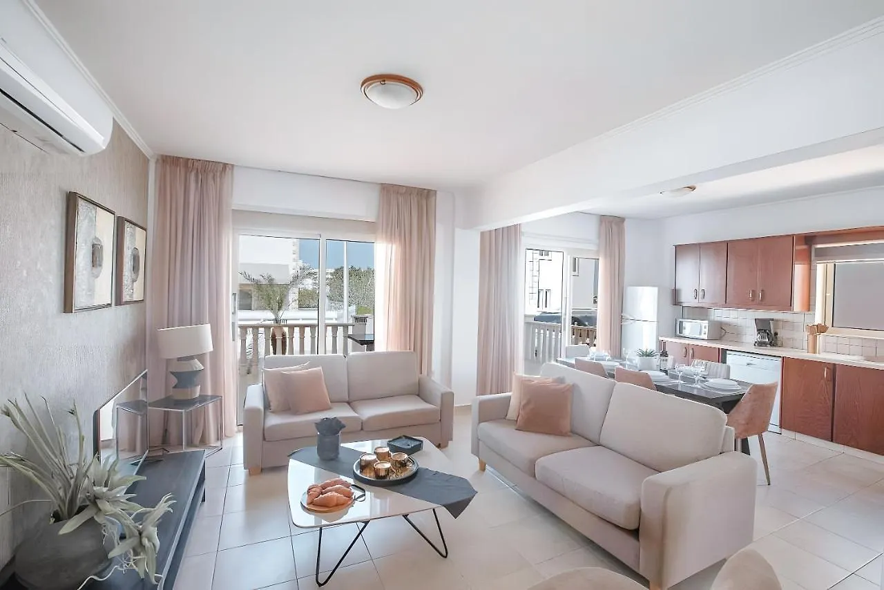 הוילה פרוטאראס Blue Crystal Seaview