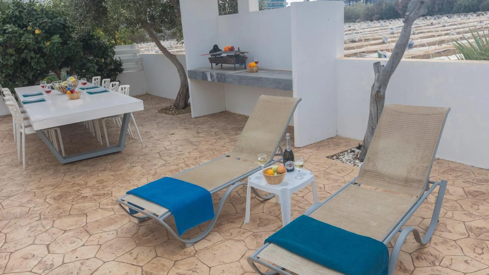 הוילה פרוטאראס Blue Crystal Seaview וילה